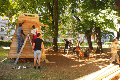 People working in the garden.png